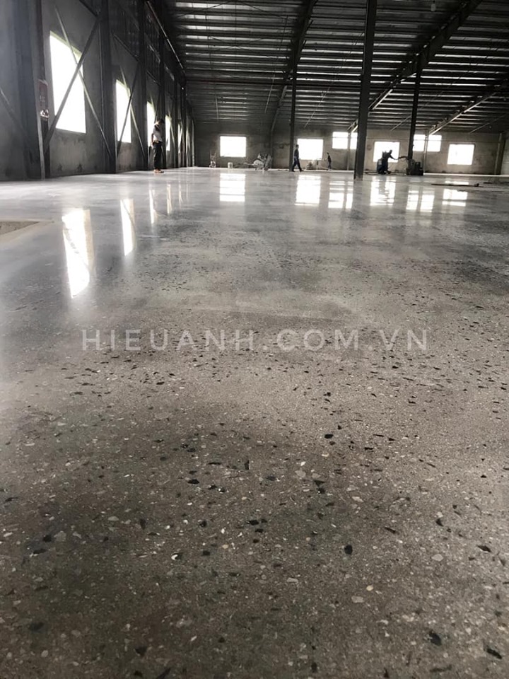 Grinding and polishing concrete floor Thai Binh Shoes Factory